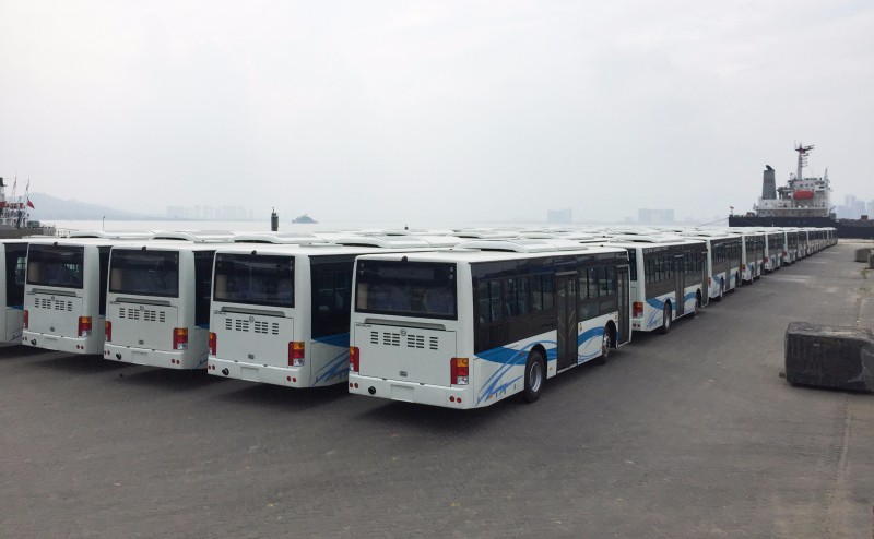 首批中国客车进驻加蓬 构建智能公共交通体系